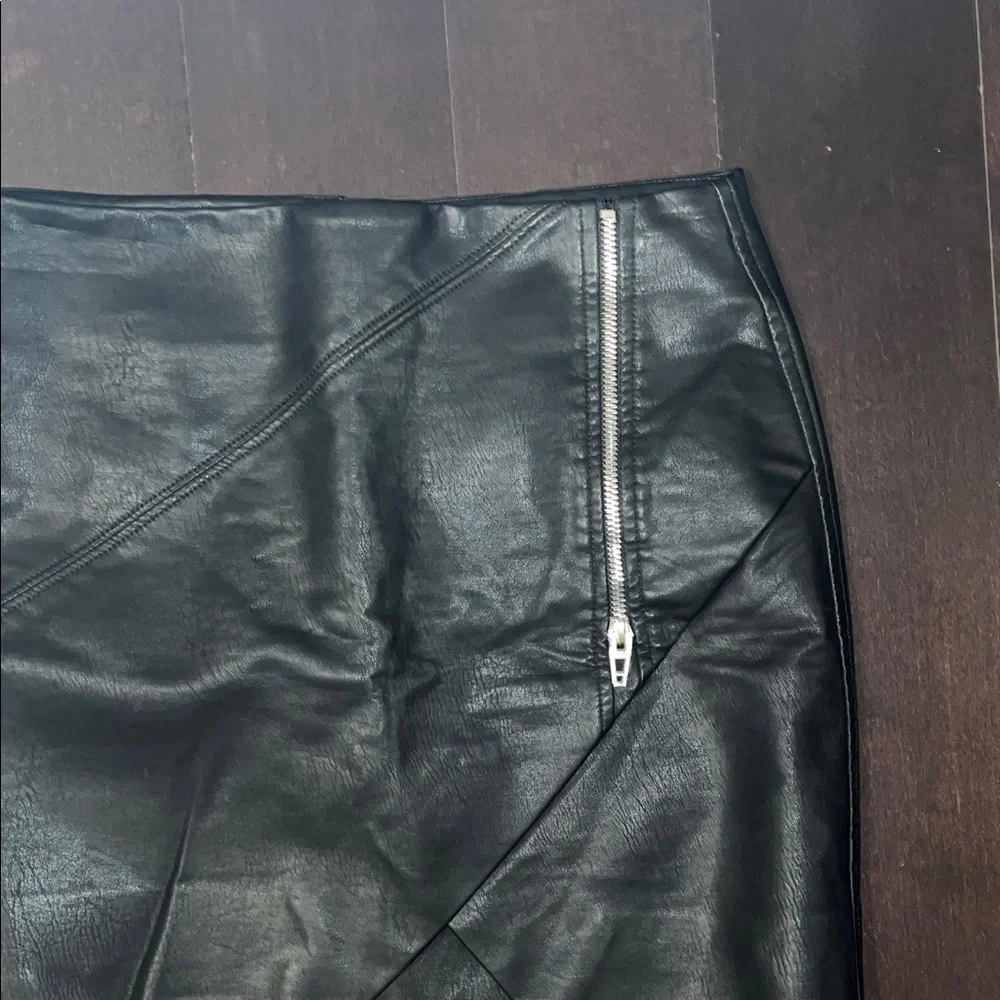 BLANKNYC size 25 Black Leather like Mini Skirt